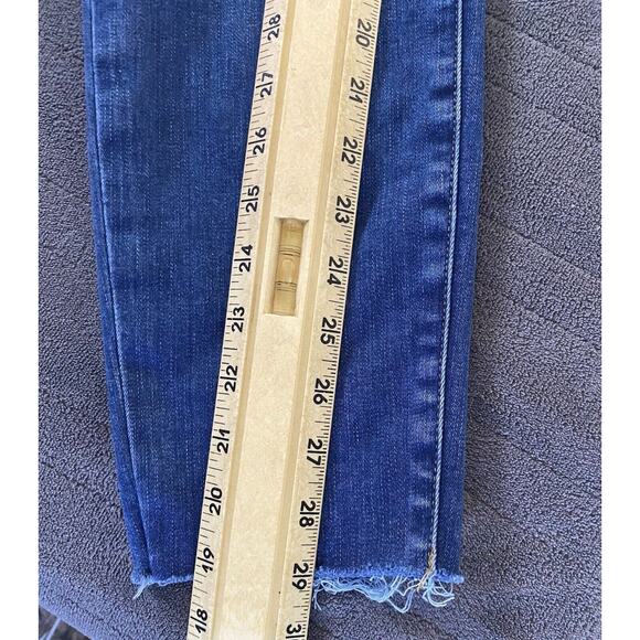 EUC Good American Sz 15/31 Blue Denim Raw Hem Dis Zebra Pkts Good Legs Jeans - Picture 13 of 14